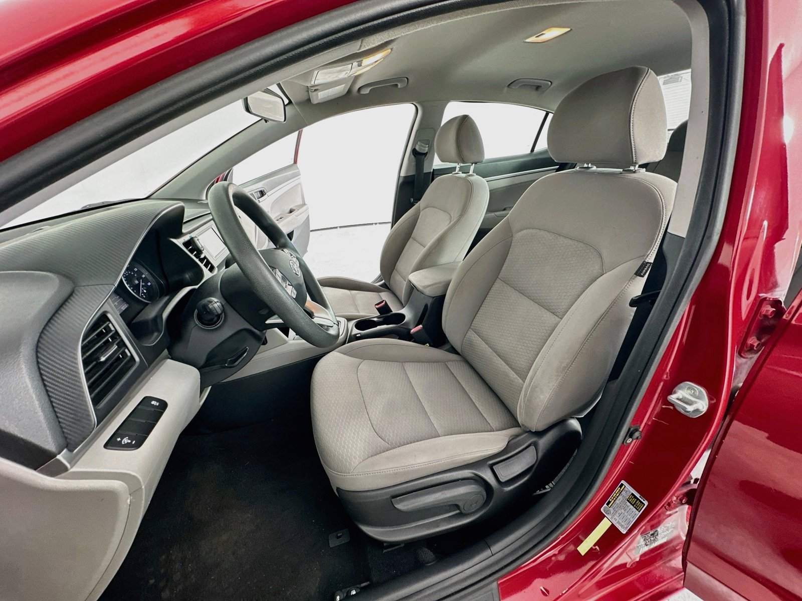 Used 2019 Hyundai Elantra SE FWD image 26