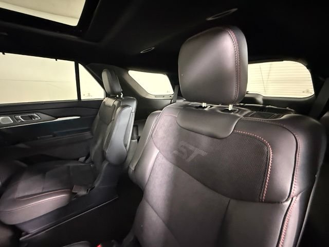 Used 2025 Ford Explorer ST AWD/4WD image 25
