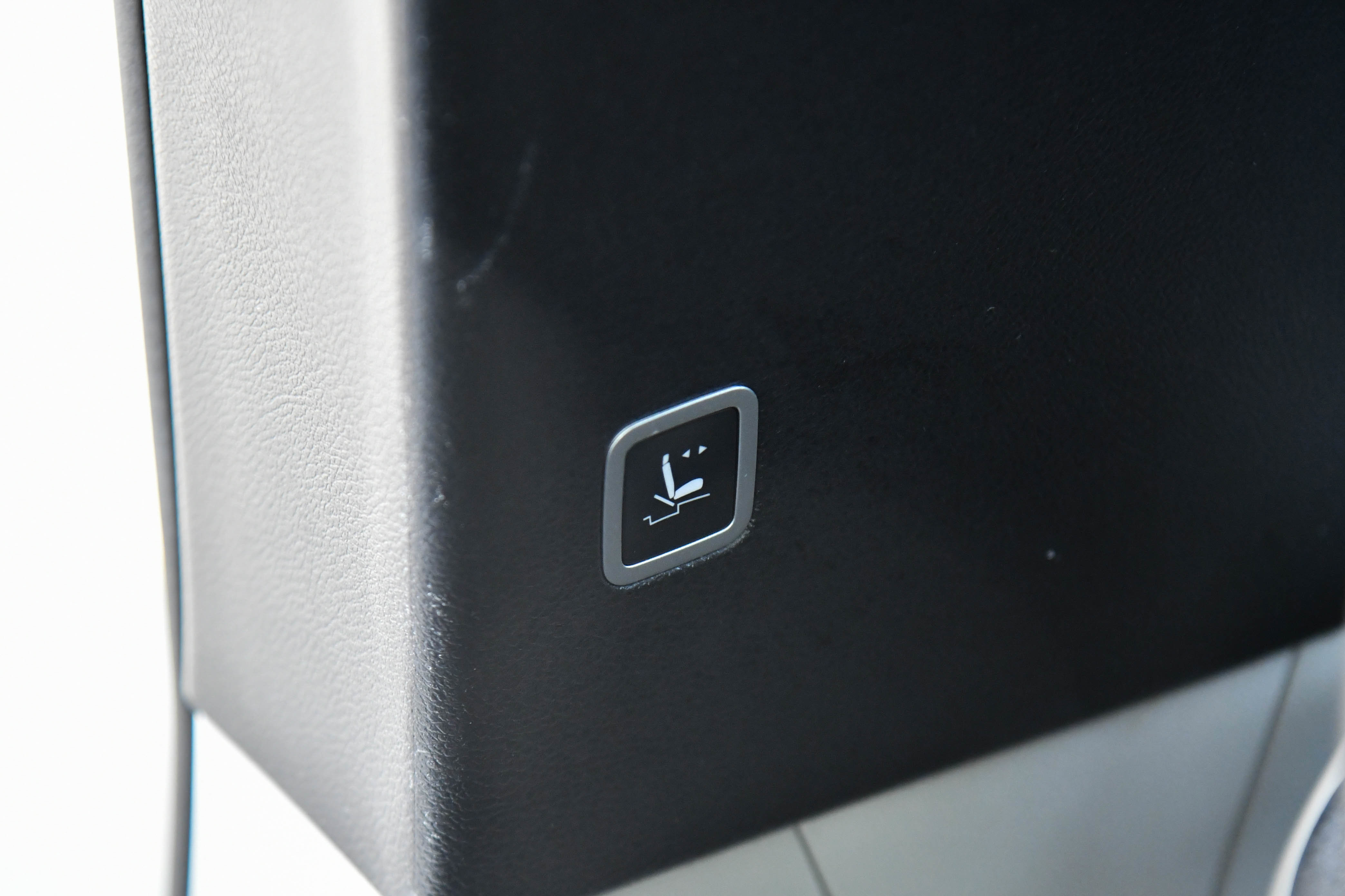 Used 2023 Chrysler Pacifica Touring-L image 42