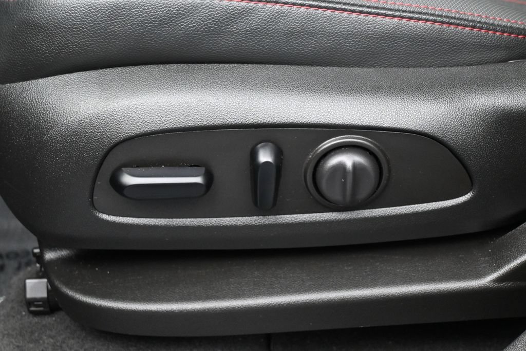 Used 2024 Chevrolet Equinox RS FWD image 12