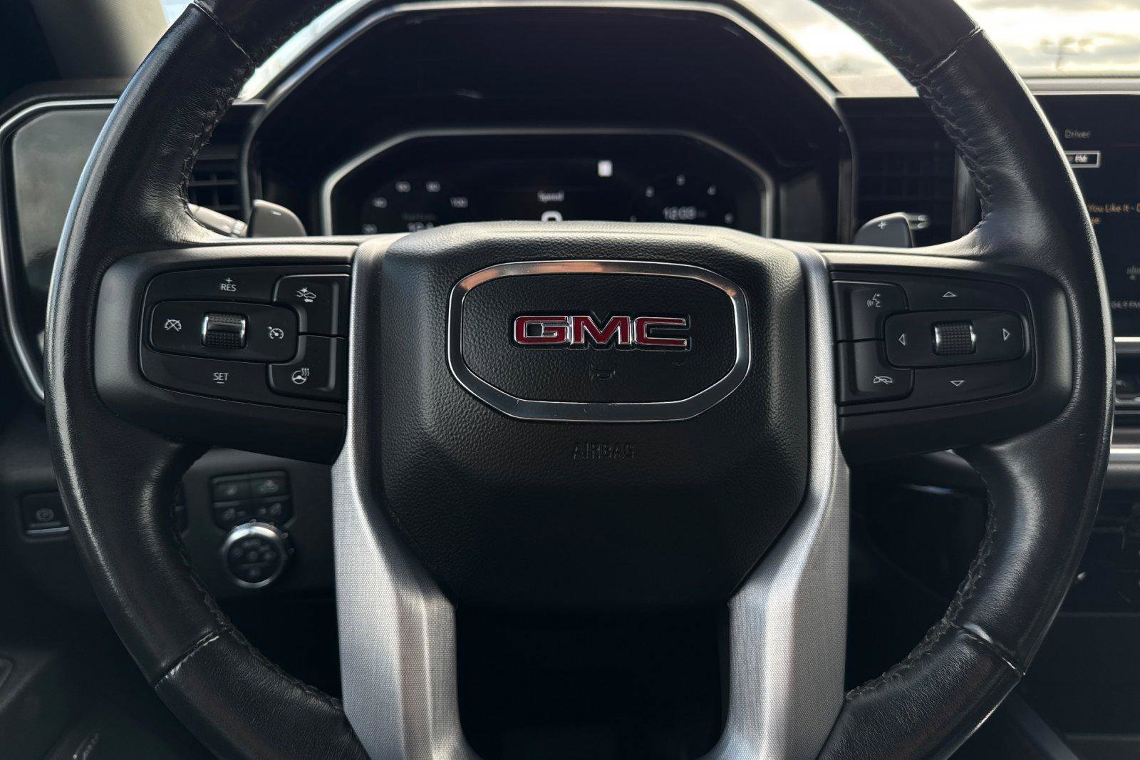 Used 2022 GMC Sierra 1500 SLT w/ SLT Convenience Package image 26