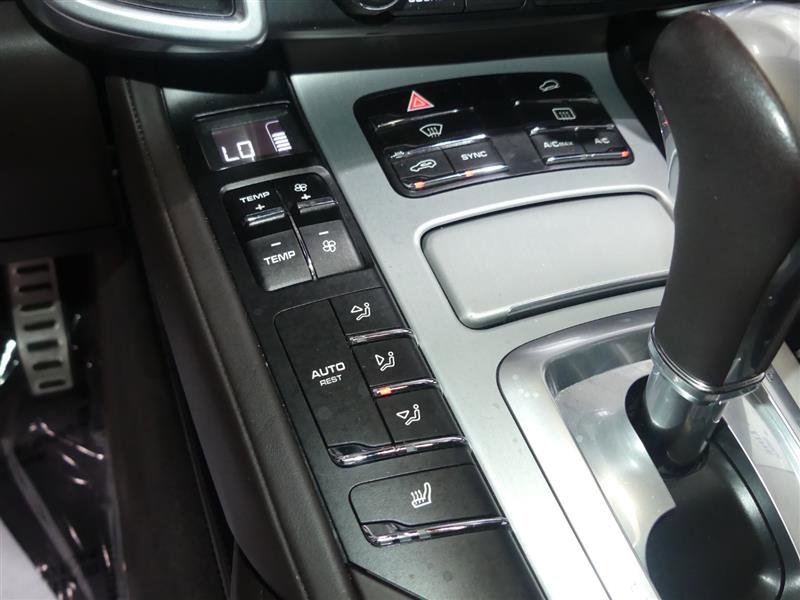 Used 2017 Porsche Cayenne GTS AWD/4WD image 40