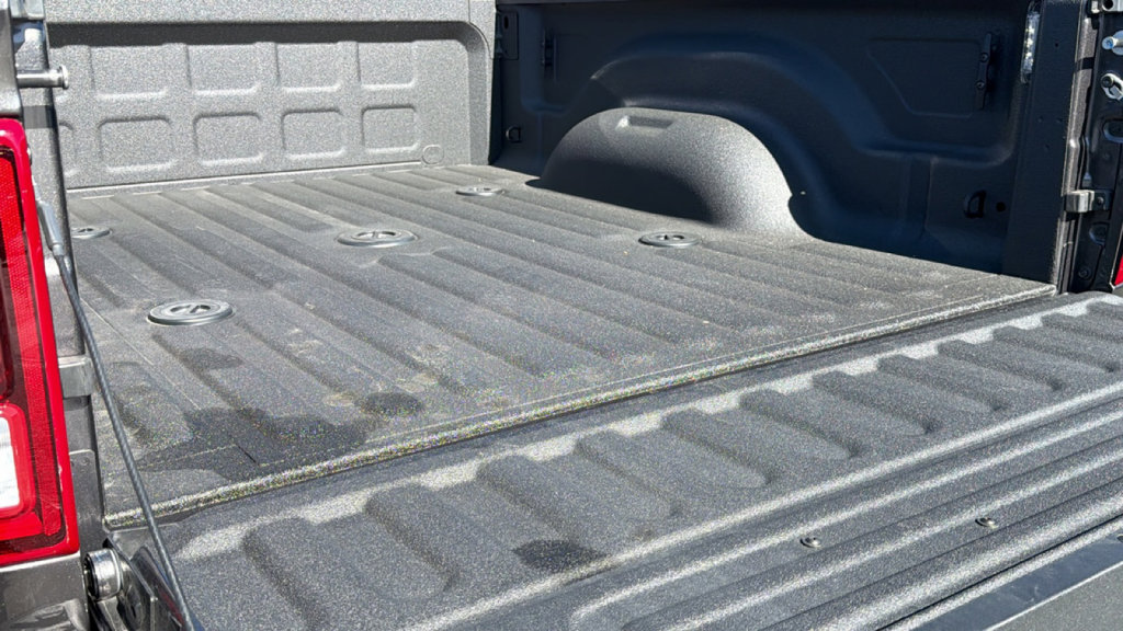 Used 2025 RAM 2500 Laramie AWD/4WD image 27