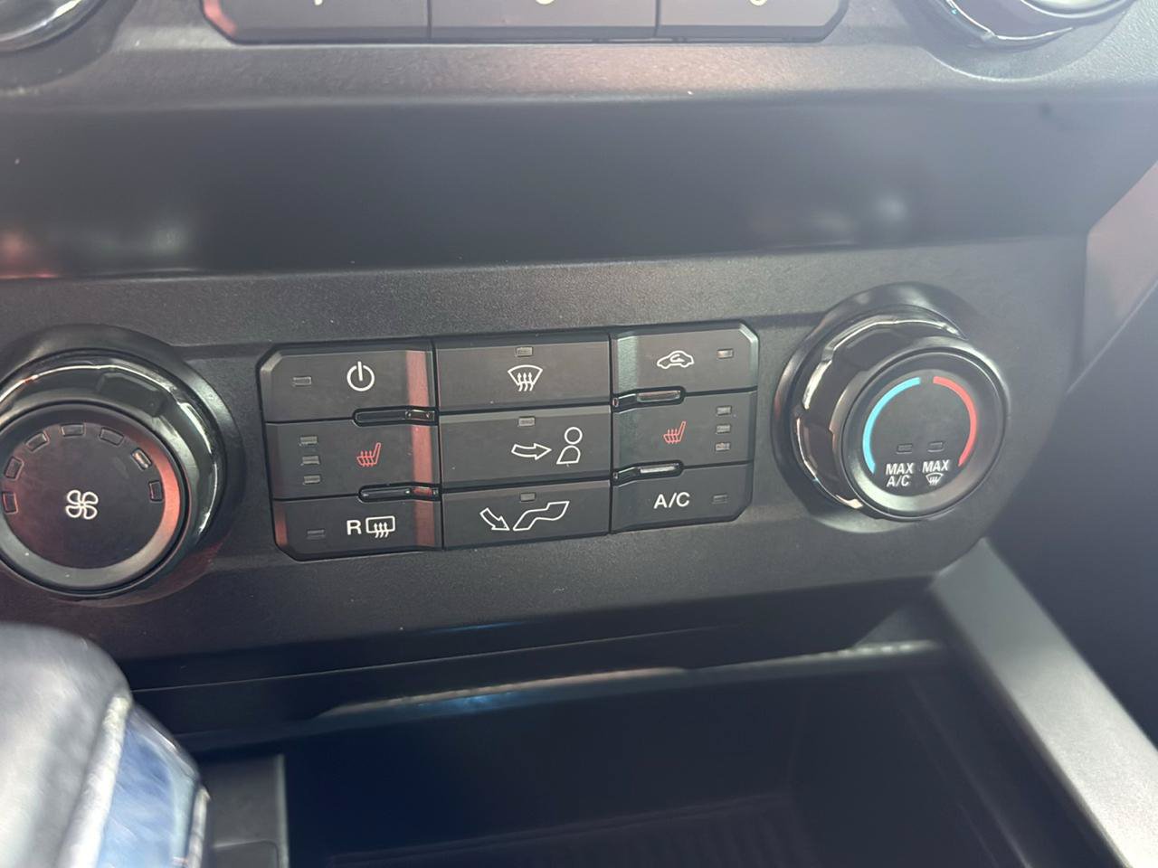 Used 2019 Ford F150 XLT w/ Equipment Group 302A Luxury AWD/4WD image 27