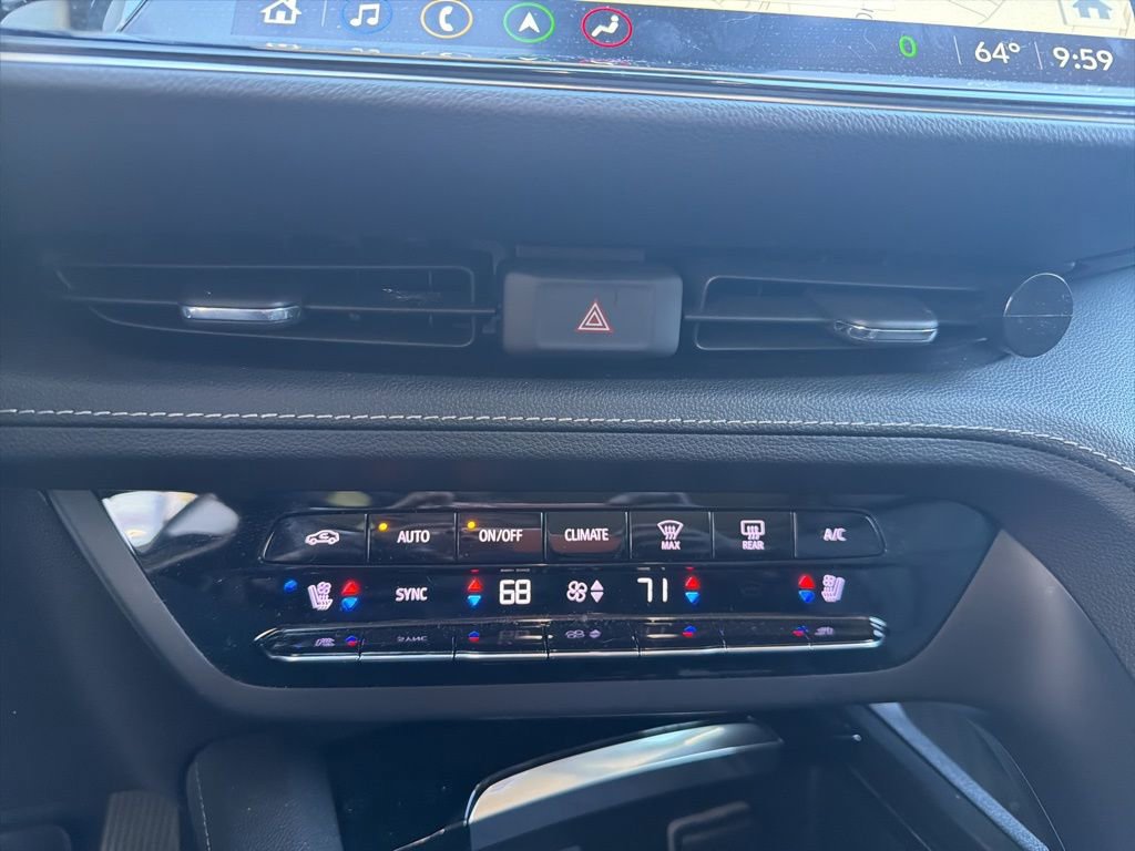 Used 2022 Buick Envision Avenir w/ Technology Package II image 28