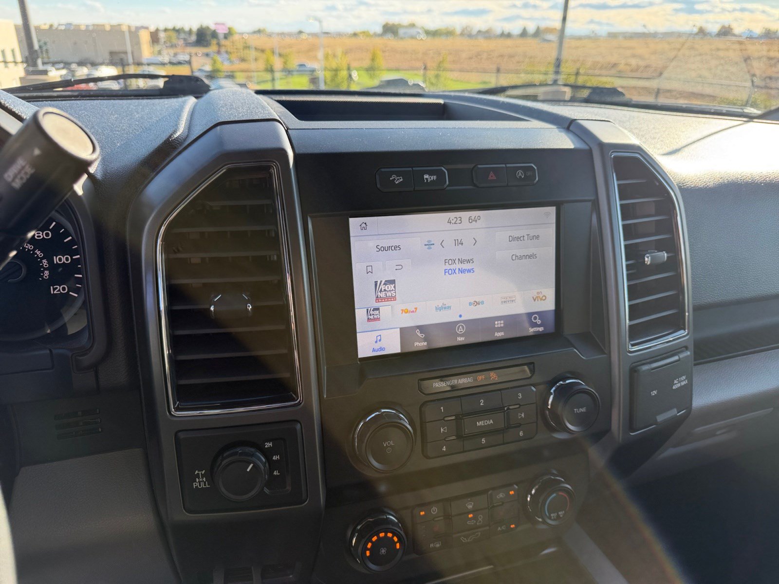 Used 2020 Ford F150 XLT w/ Equipment Group 302A Luxury AWD/4WD image 26