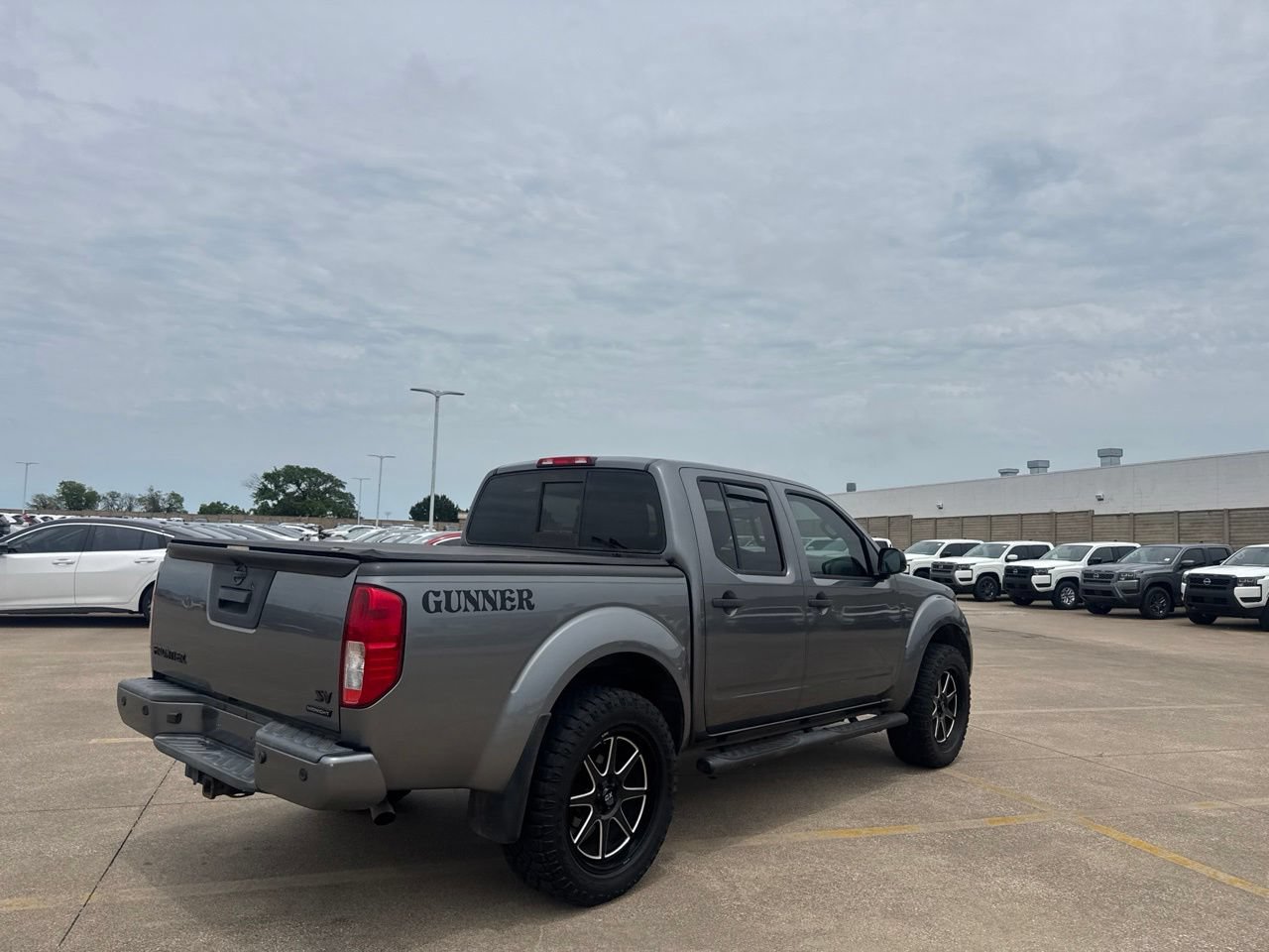 Certified 2020 Nissan Frontier SV w/ Midnight Edition Floor Mats RWD image 21