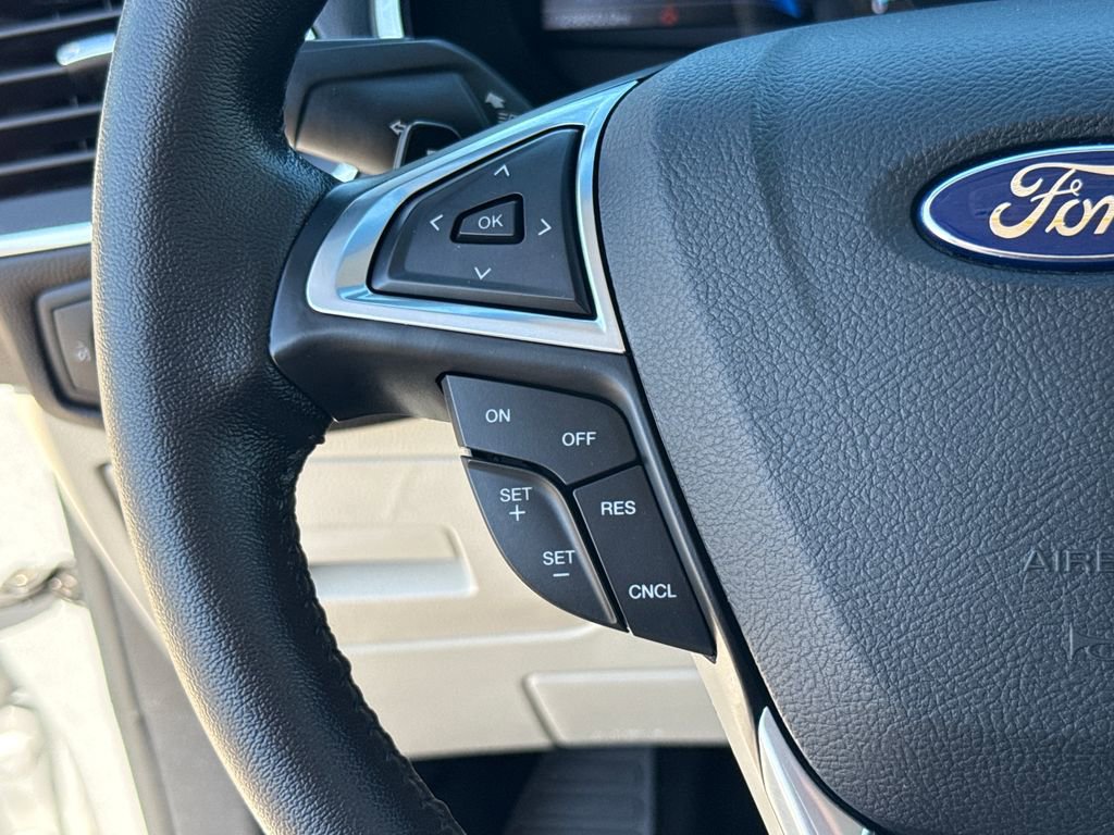 Used 2016 Ford Edge Titanium w/ Technology Package FWD image 15