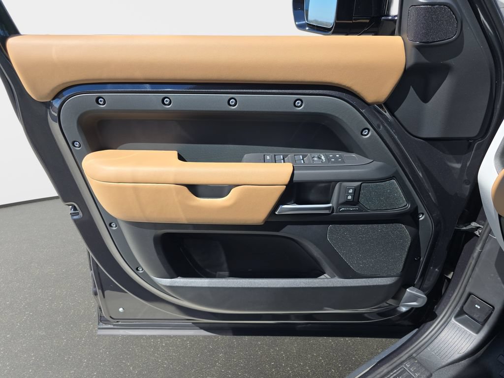 New 2026 Land Rover Defender 110 S AWD/4WD image 27