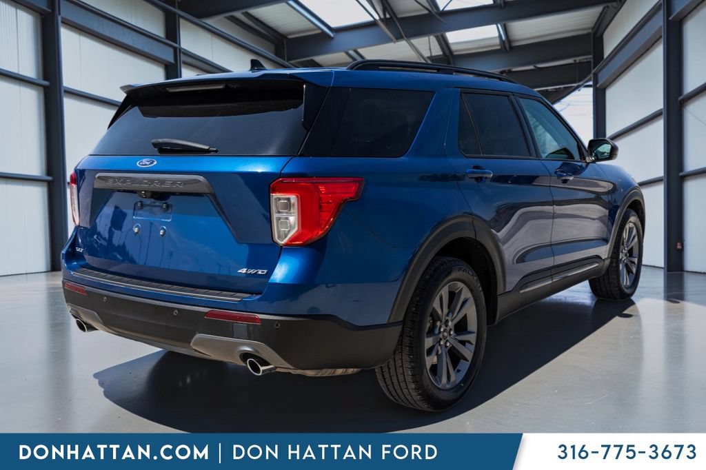 Used 2021 Ford Explorer XLT w/ Equipment Group 202A AWD/4WD image 29