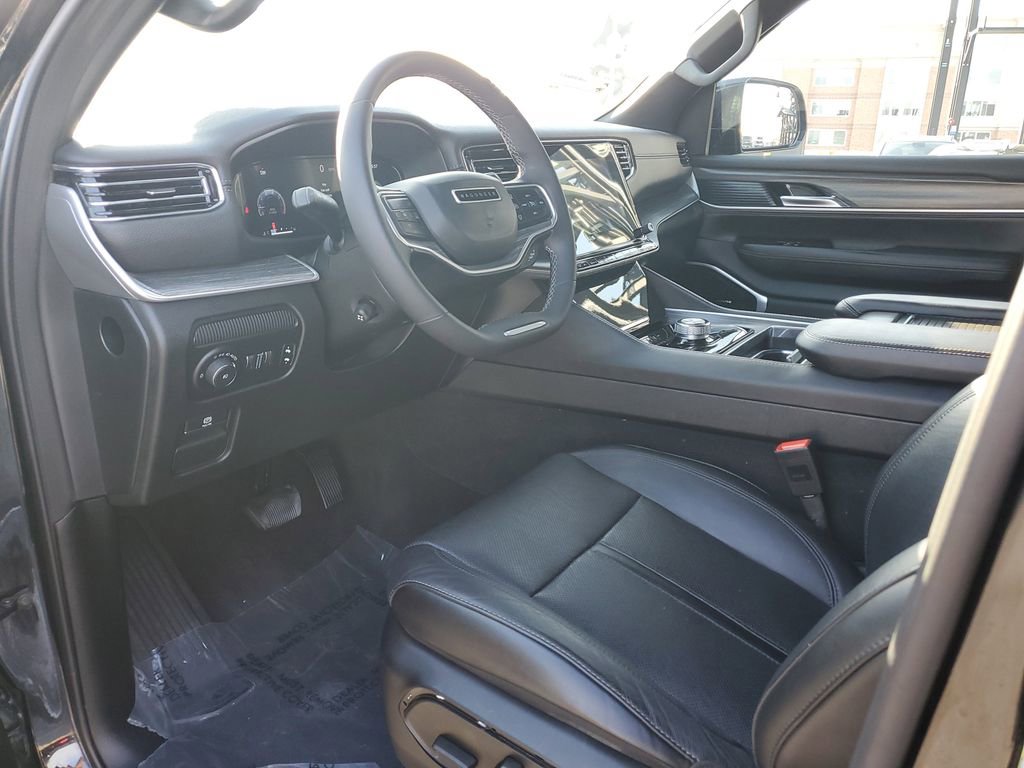 Used 2024 Jeep Wagoneer Series II w/ Flexible Seating Group RWD image 19