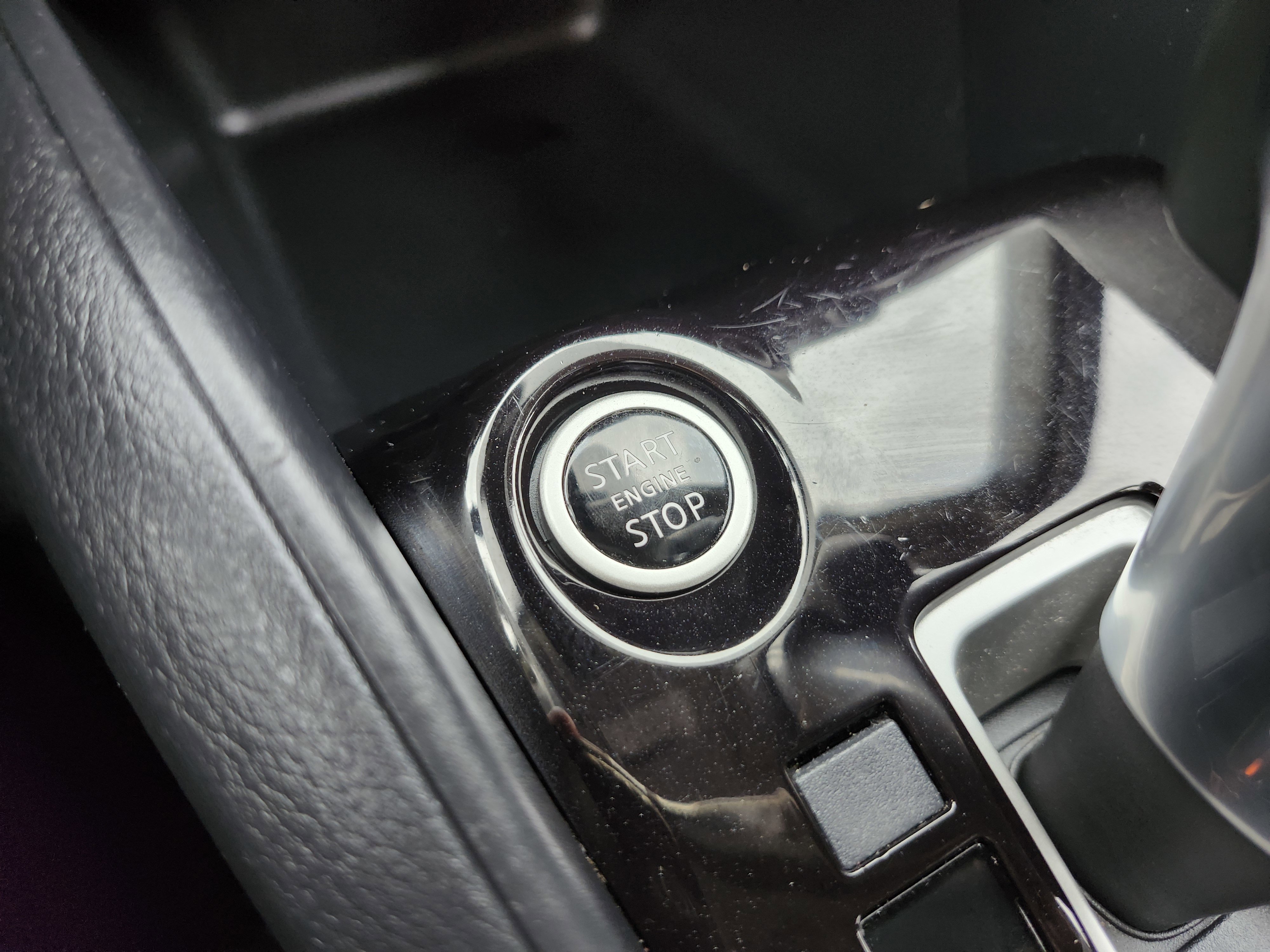 Used 2020 Nissan Kicks S FWD image 6