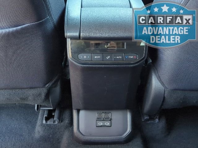 Used 2024 Toyota Highlander LE AWD/4WD image 16