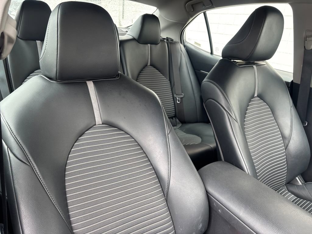 Used 2021 Toyota Camry SE image 16