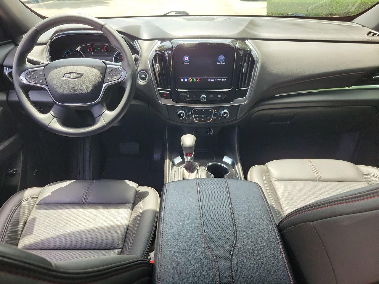 Used 2023 Chevrolet Traverse RS FWD image 13