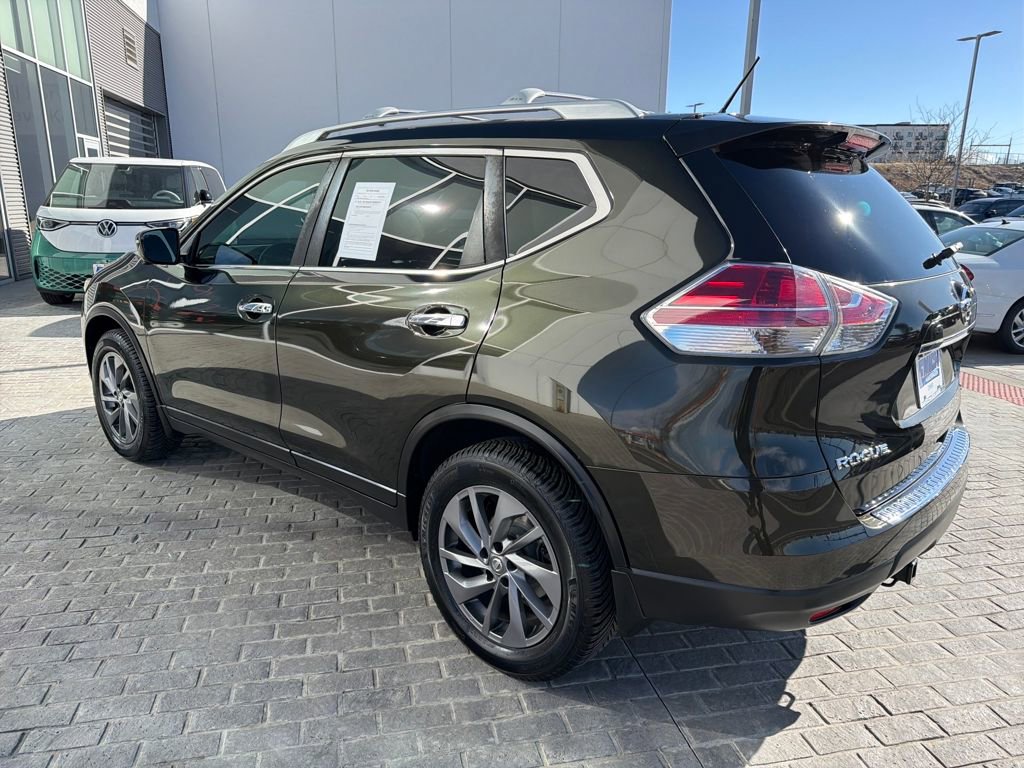 Used 2016 Nissan Rogue SL w/ SL Premium Package image 3