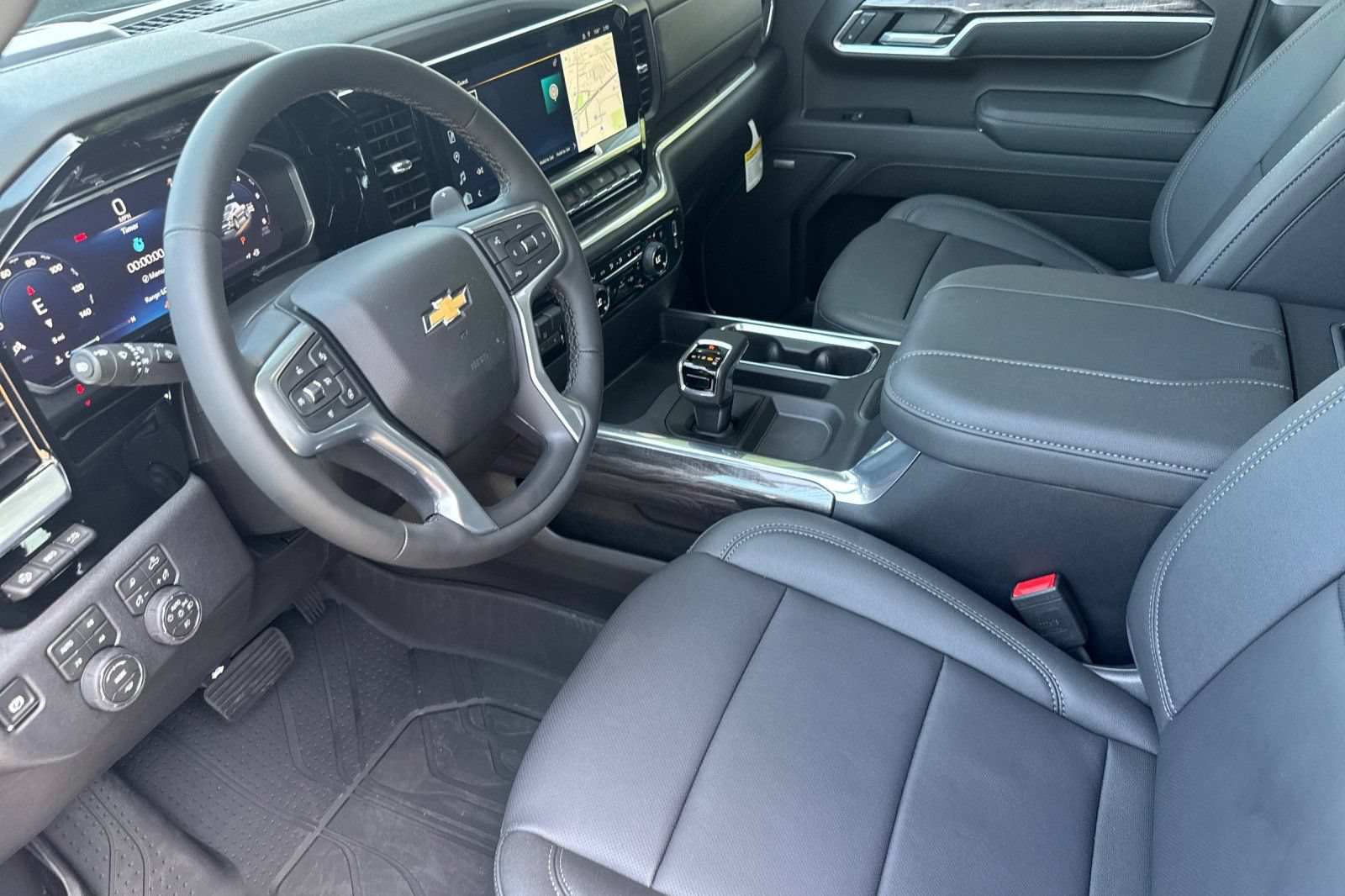 New 2026 Chevrolet Silverado 1500 LTZ w/ LTZ Premium Package AWD/4WD image 9