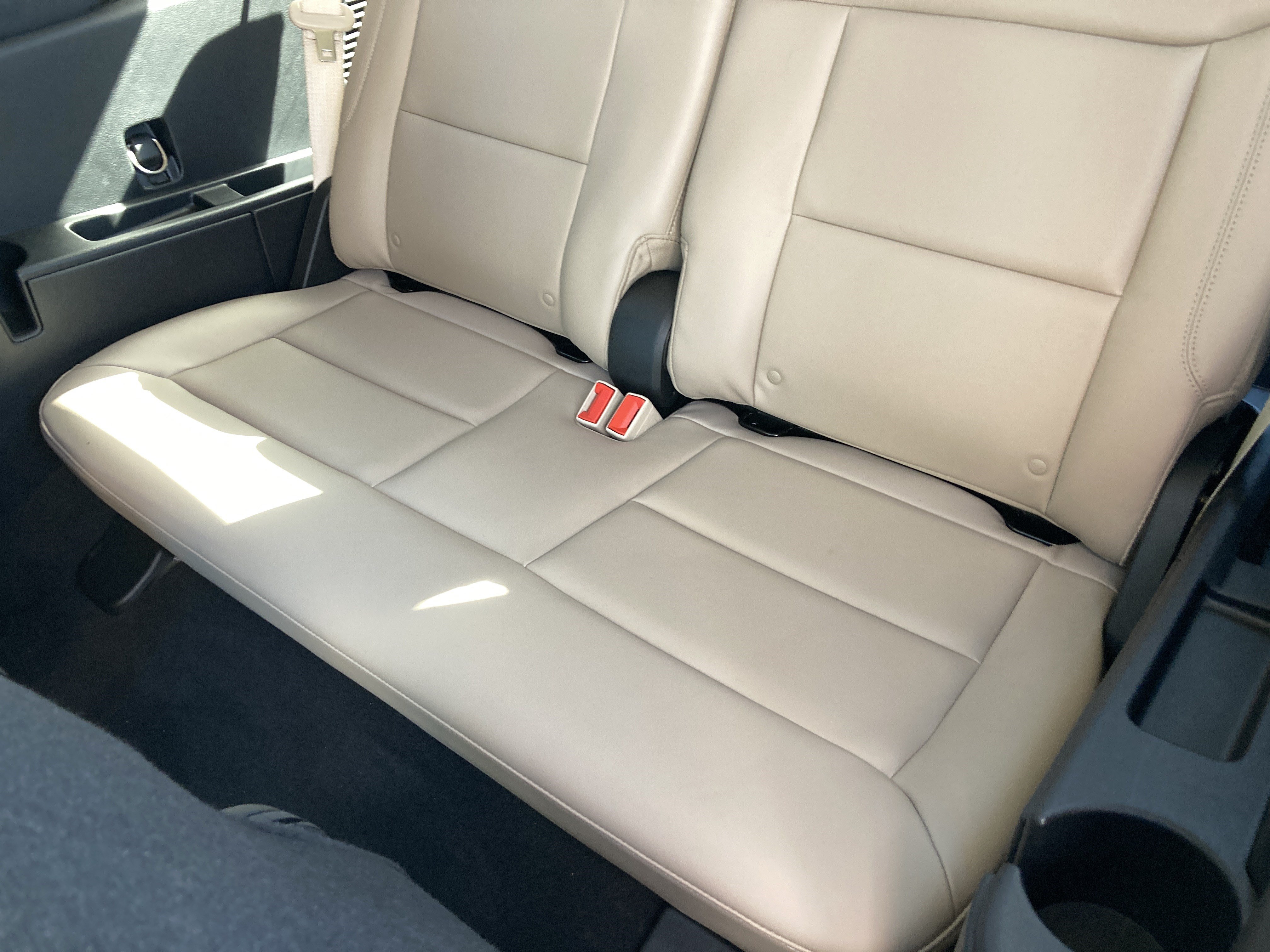 Used 2022 Ford Explorer XLT w/ Equipment Group 202A RWD image 16