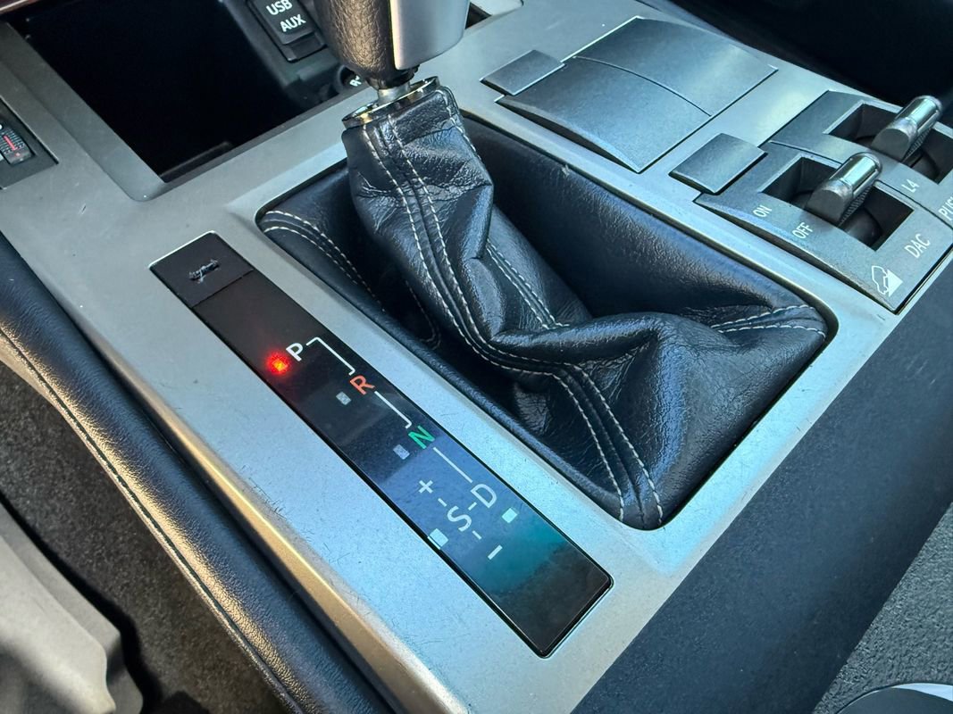 Used 2011 Lexus GX 460 image 39