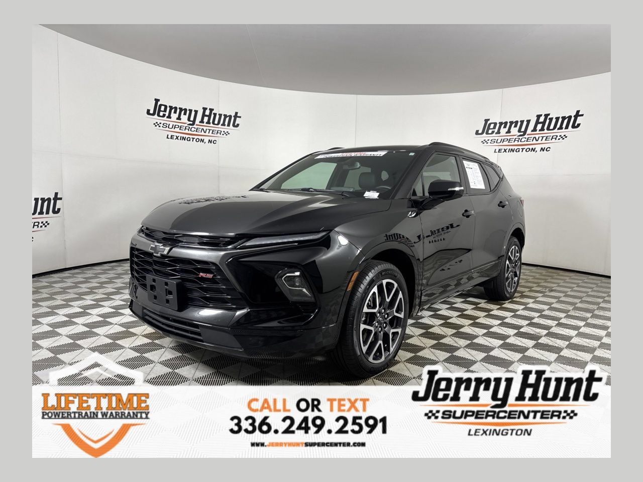 Used 2025 Chevrolet Blazer RS FWD image 1