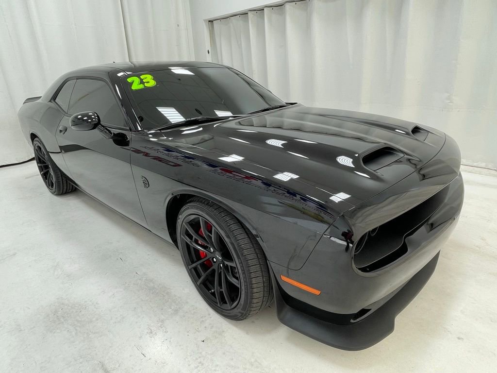 Used 2023 Dodge Challenger SRT Hellcat w/ Driver Convenience Group image 3