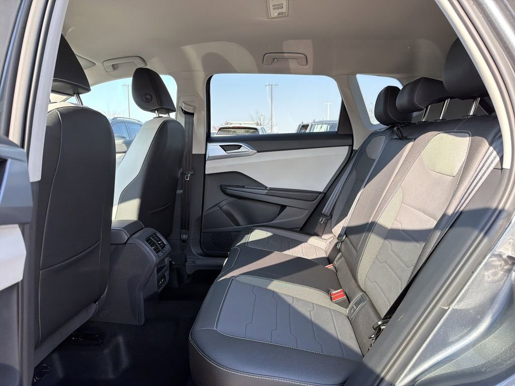 New 2026 Volkswagen Taos SE image 14