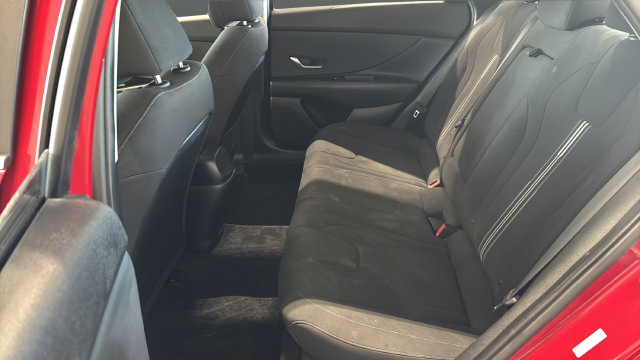 Used 2022 Hyundai Elantra SEL w/ Convenience + Premium Package FWD image 24
