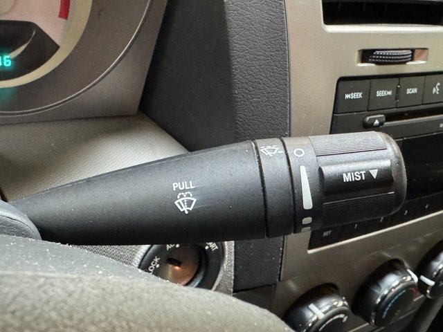 Used 2008 Dodge Avenger SE image 31