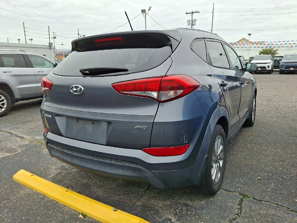 Used 2016 Hyundai Tucson SE w/ Option Group 02 AWD/4WD image 4