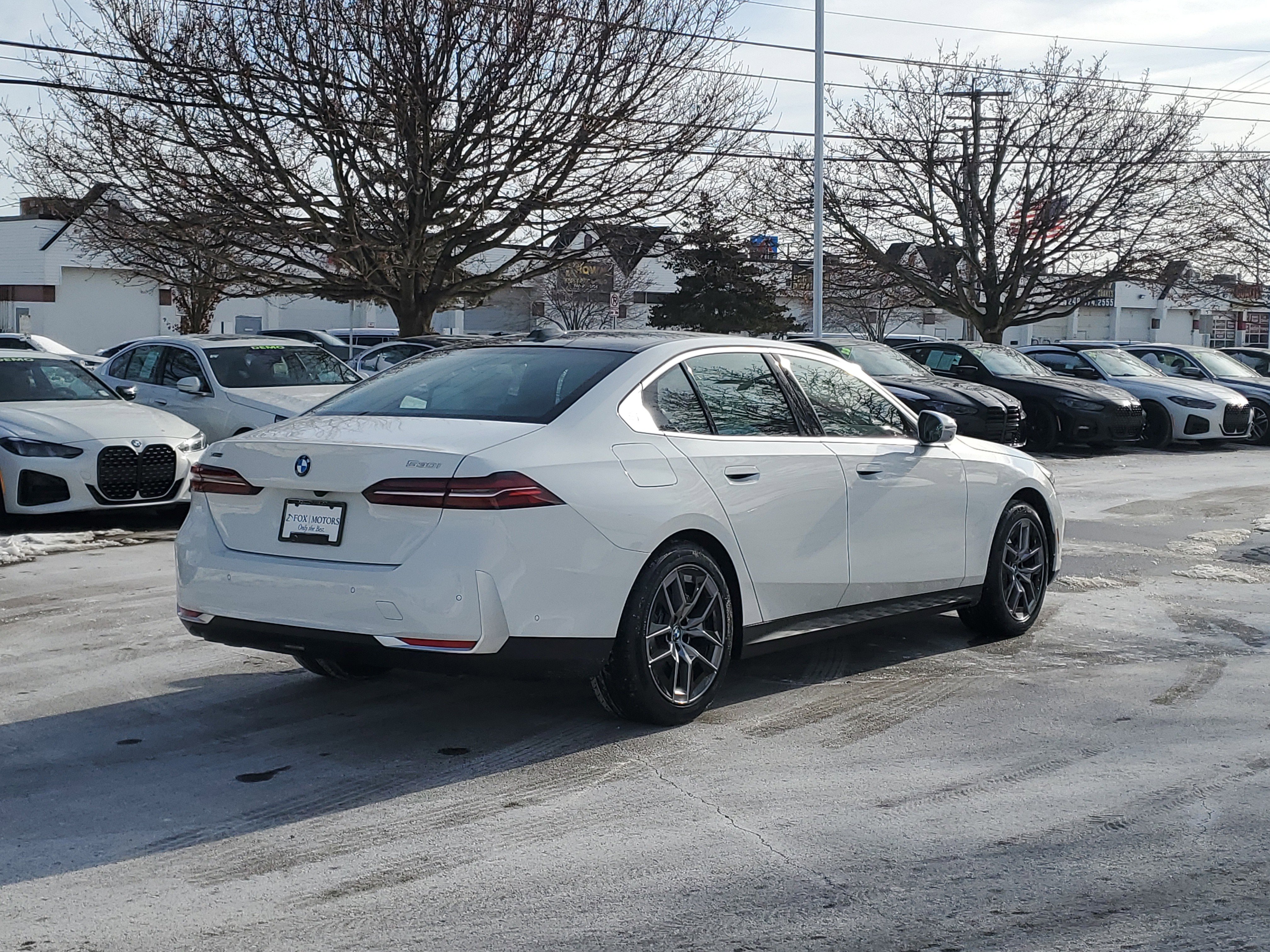 New 2026 BMW 530i xDrive w/ Premium Package image 3