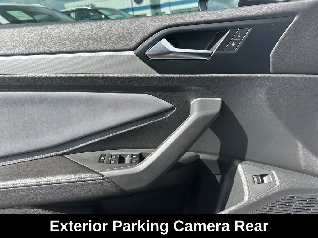 Used 2025 Volkswagen Jetta SE w/ Sunroof Package FWD image 15