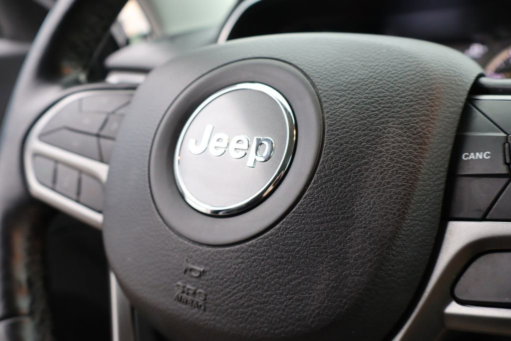 Used 2020 Jeep Cherokee Limited image 27