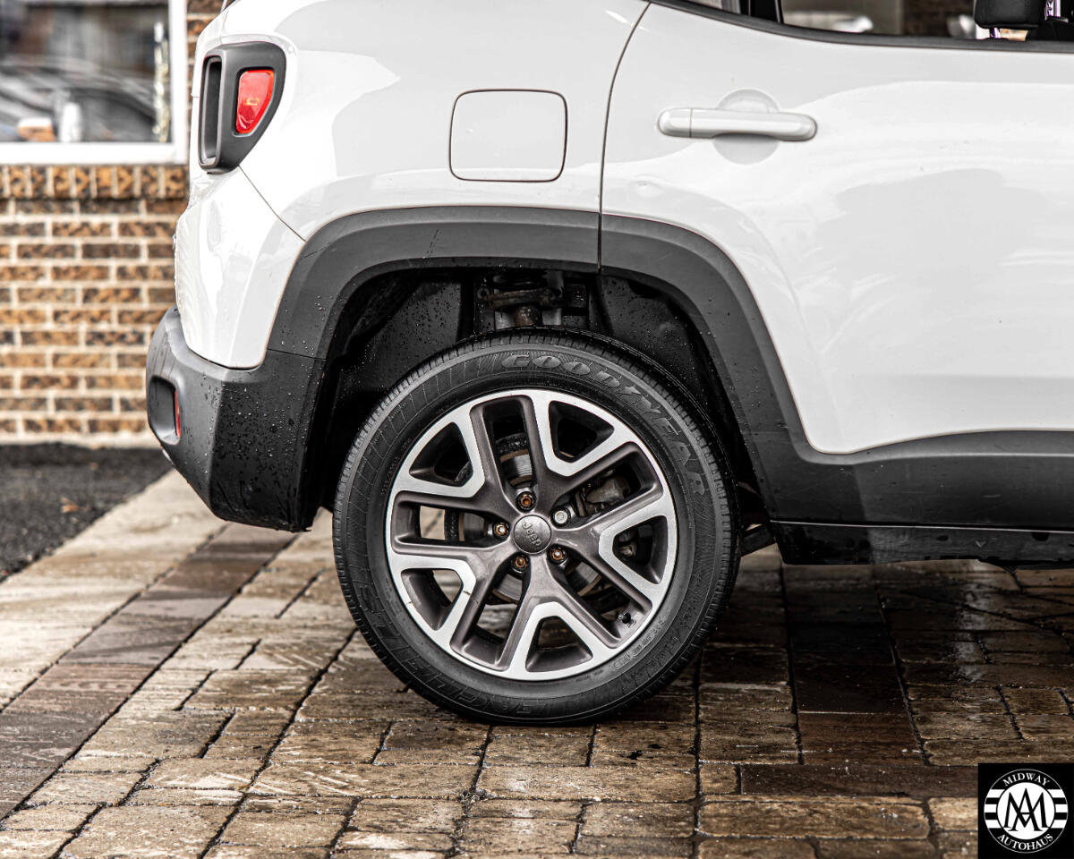 Used 2015 Jeep Renegade Latitude w/ Cold Weather Group II image 10