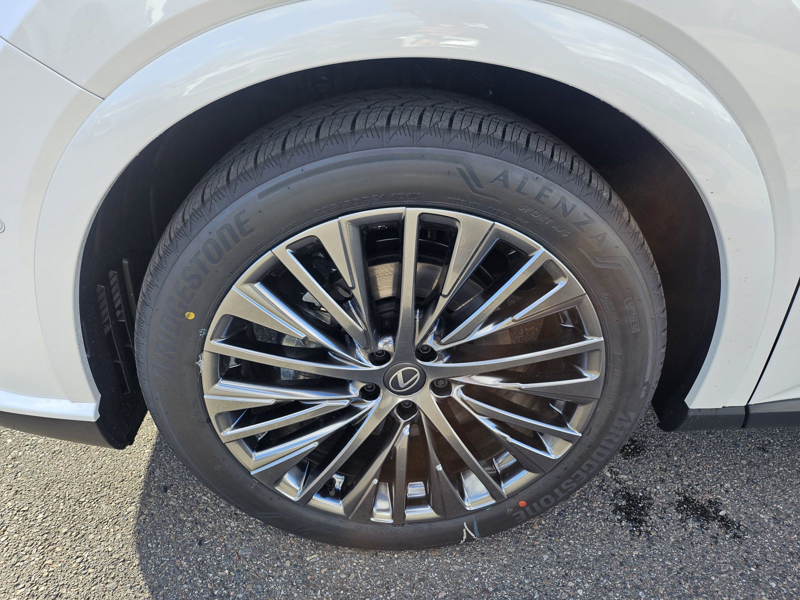 New 2026 Lexus RX 450h AWD w/ Convenience Package image 17