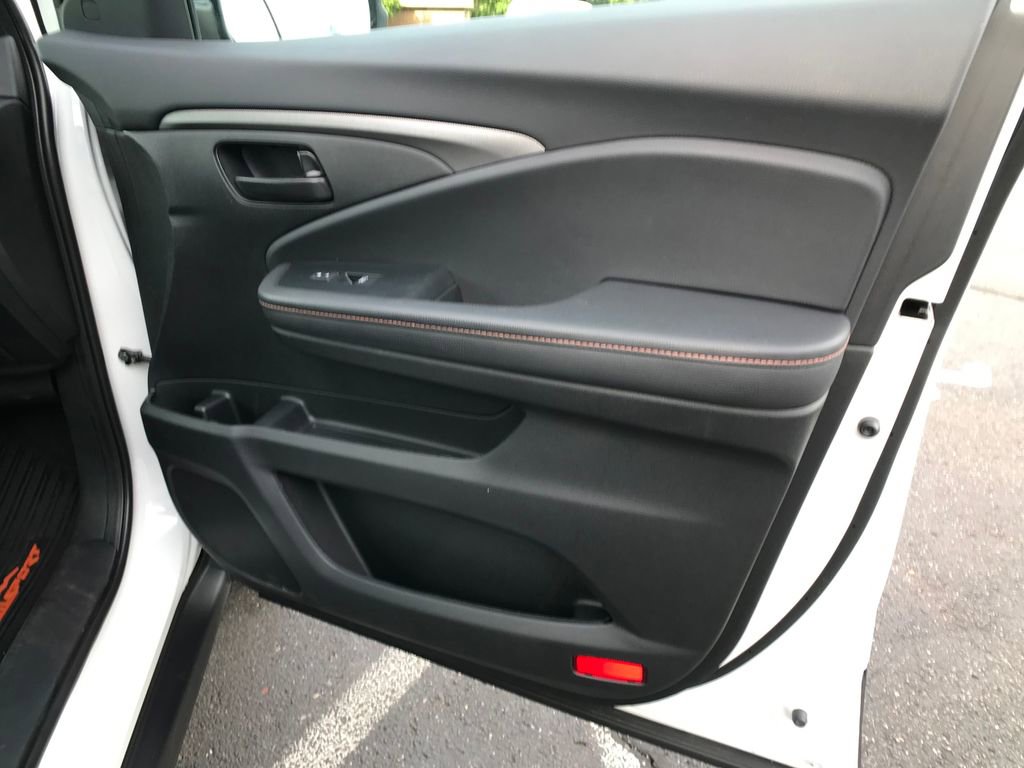 Certified 2023 Honda Passport TrailSport image 31