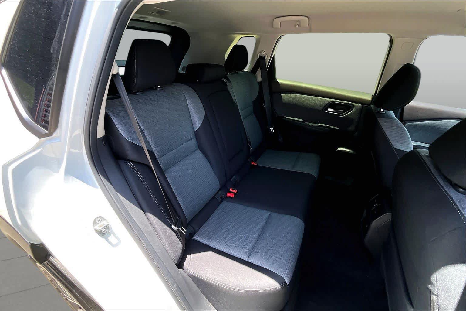 Certified 2023 Nissan Rogue SV FWD image 20