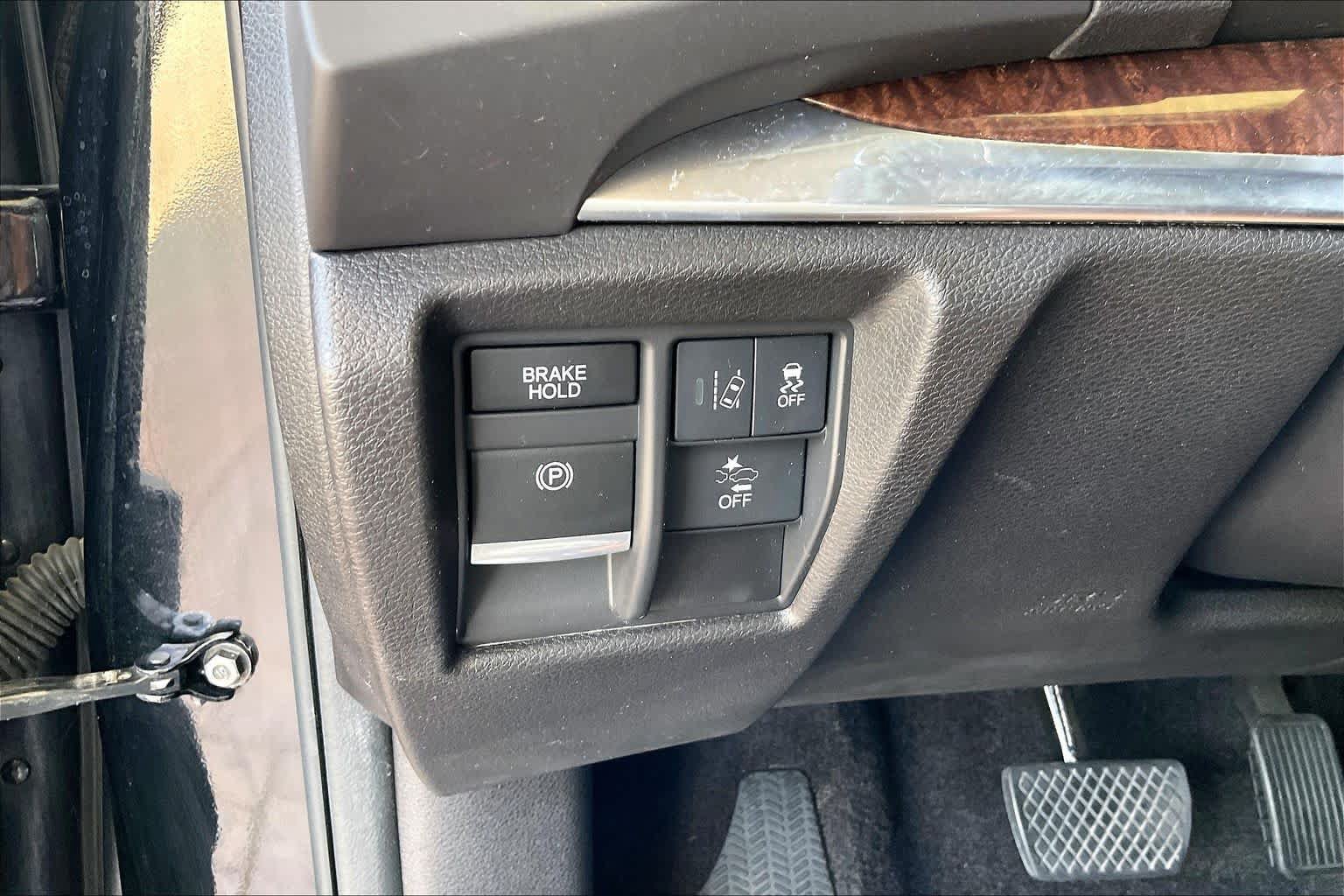 Used 2017 Acura MDX w/ Technology Package FWD image 33