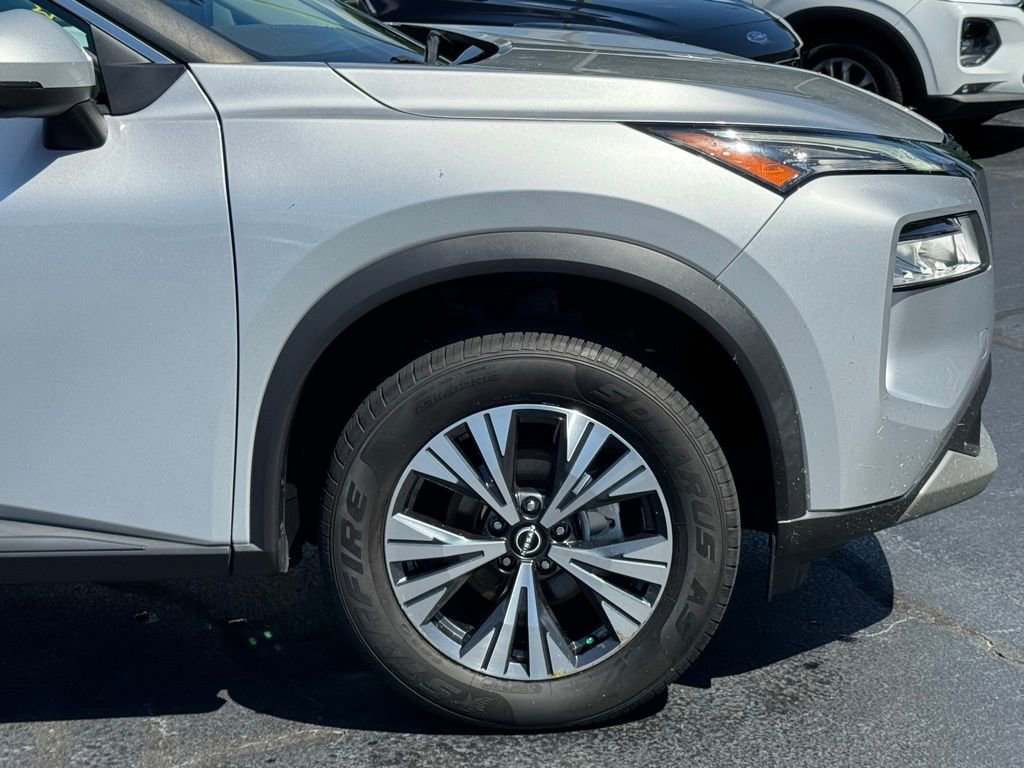 Used 2022 Nissan Rogue SV image 41