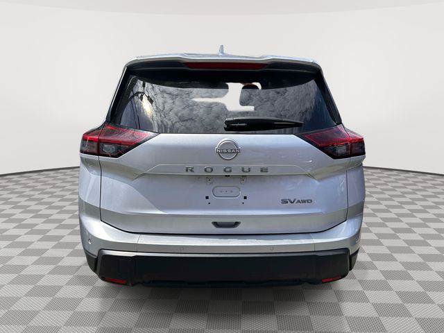 Used 2024 Nissan Rogue SV AWD/4WD image 3