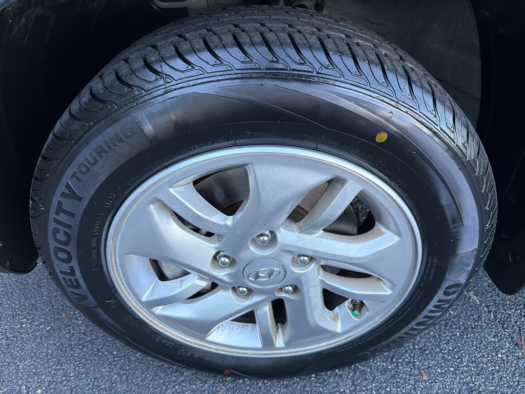 Used 2021 Hyundai Venue SE FWD image 11