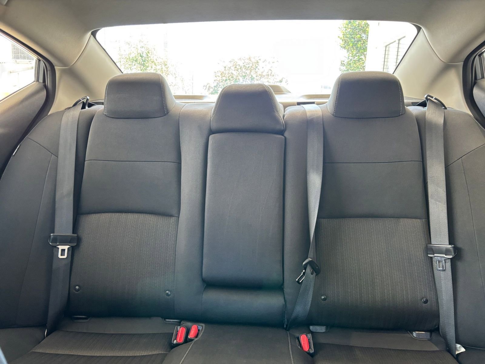 Used 2025 Nissan Altima 2.5 SV FWD image 38