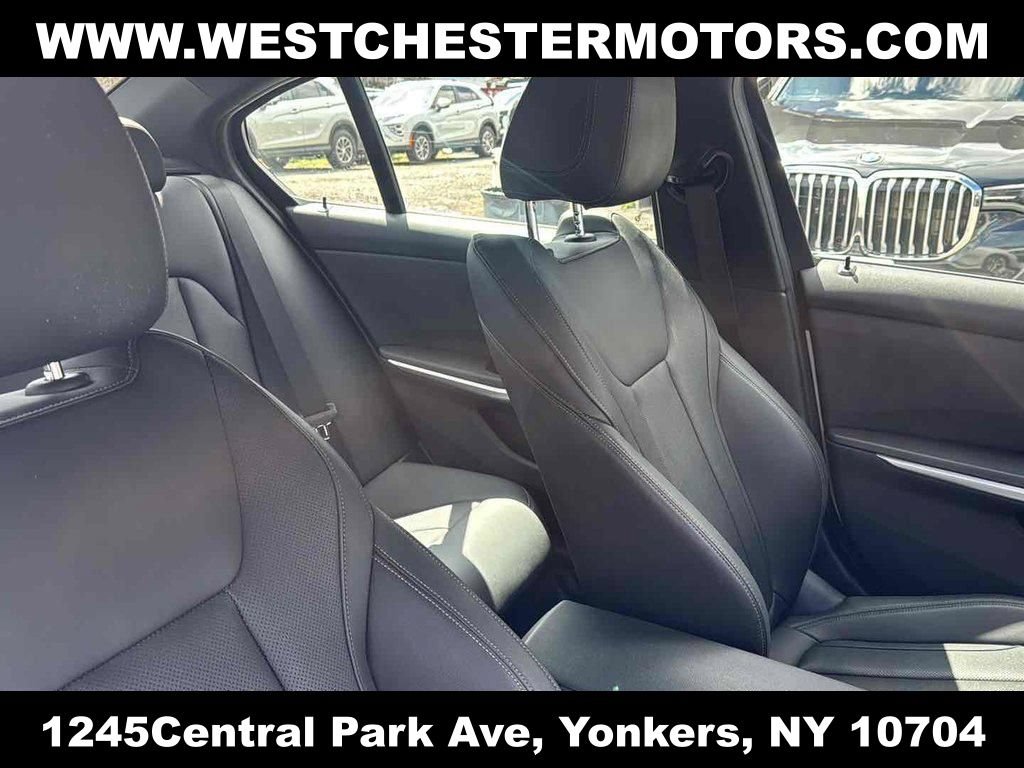 Used 2025 BMW 330i xDrive Sedan AWD/4WD image 17