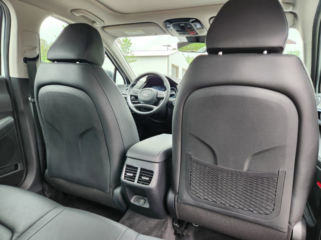 Used 2023 Hyundai Sonata Limited w/ Preferred Accessory Package FWD image 19