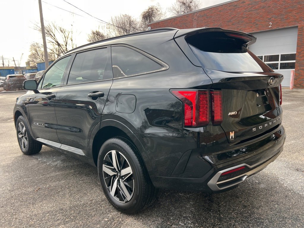 Certified 2021 Kia Sorento EX image 3