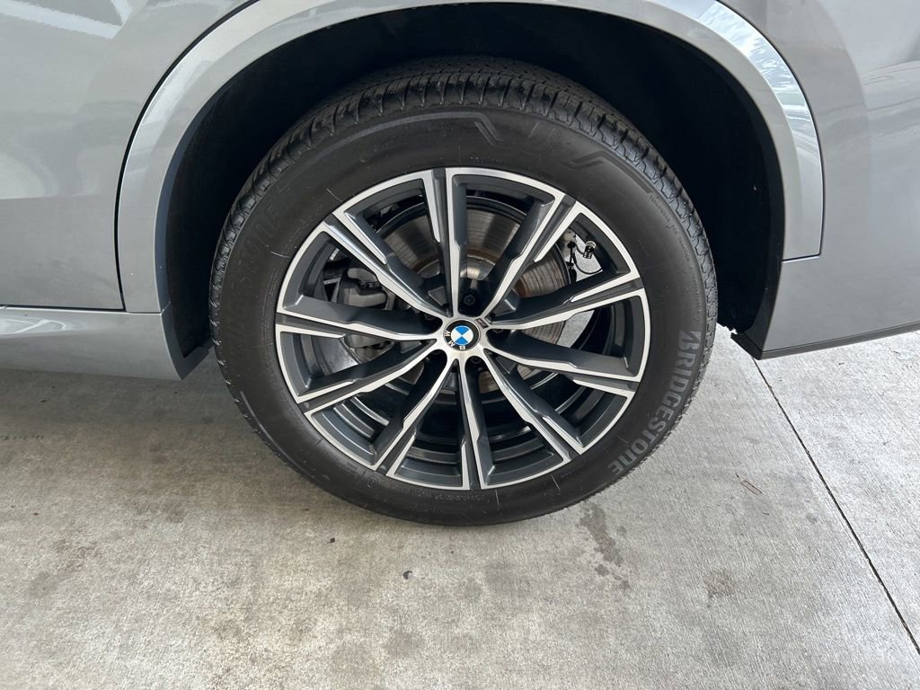 Used 2025 BMW X5 xDrive40i w/ M Sport Package image 18