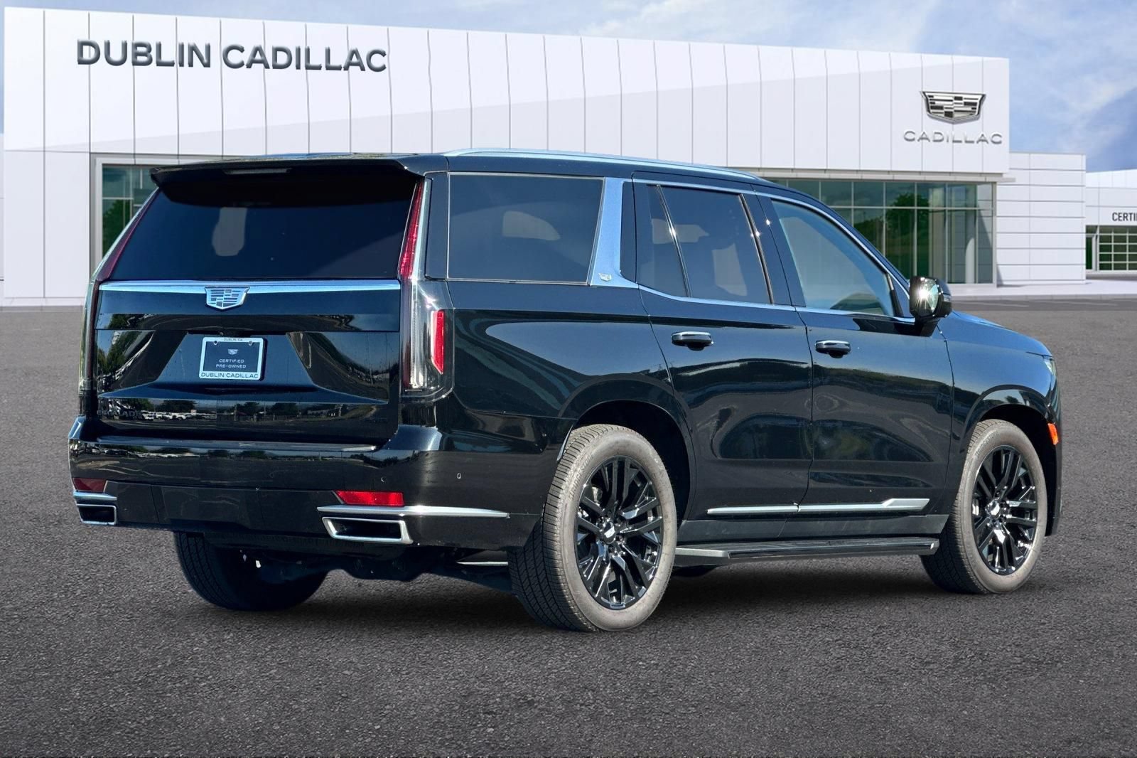 Used 2024 Cadillac Escalade Premium Luxury Platinum AWD/4WD image 4
