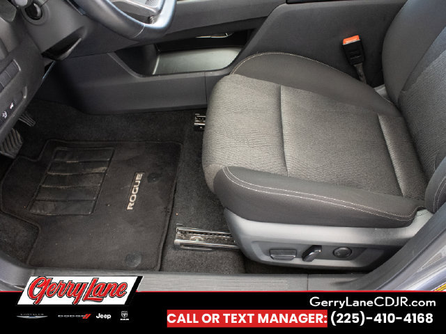 Used 2025 Nissan Rogue SV FWD image 11