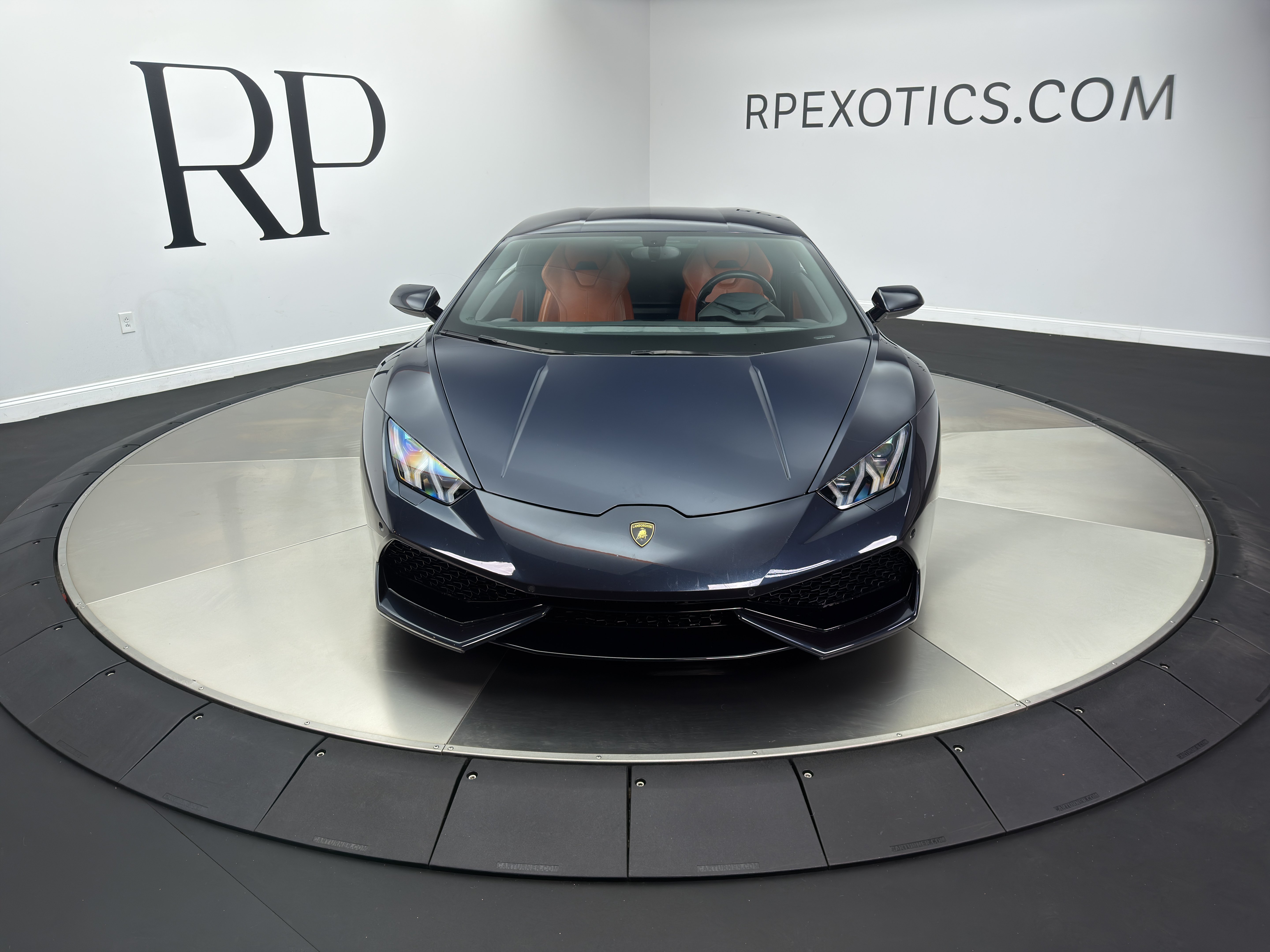Used 2015 Lamborghini Huracan LP 610-4 AWD/4WD image 2
