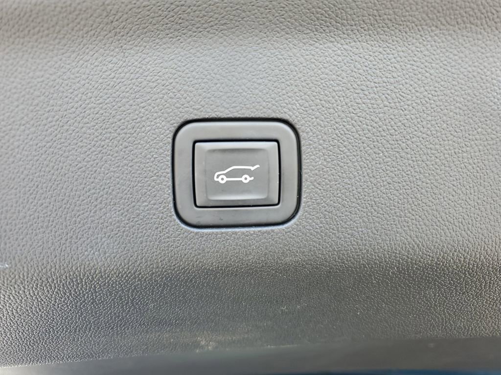 Used 2023 Chevrolet Tahoe High Country AWD/4WD image 37
