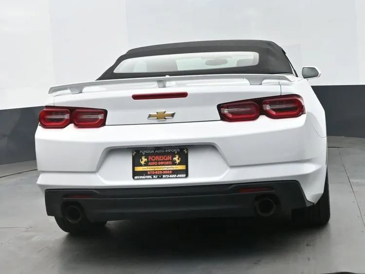 Used 2023 Chevrolet Camaro LT RWD image 7